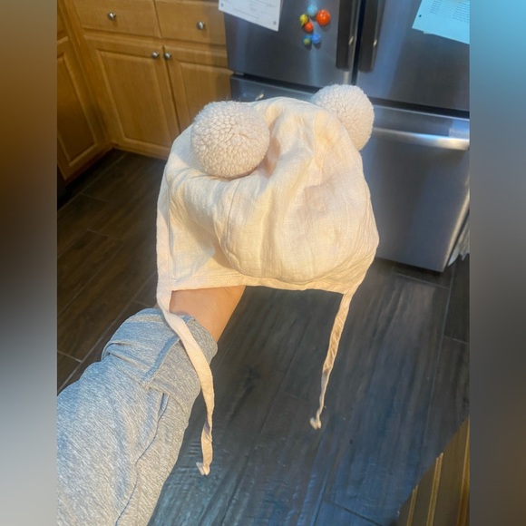 Briar bear hat - Picture 2 of 4